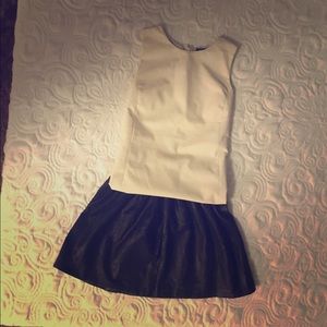 🔻REDUCED! Chic leather skirt